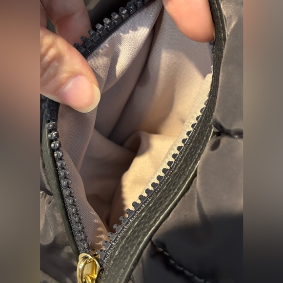 Isaac Mizrahi "The Weekender" Duffle Travel Bag - Picture 3 of 16